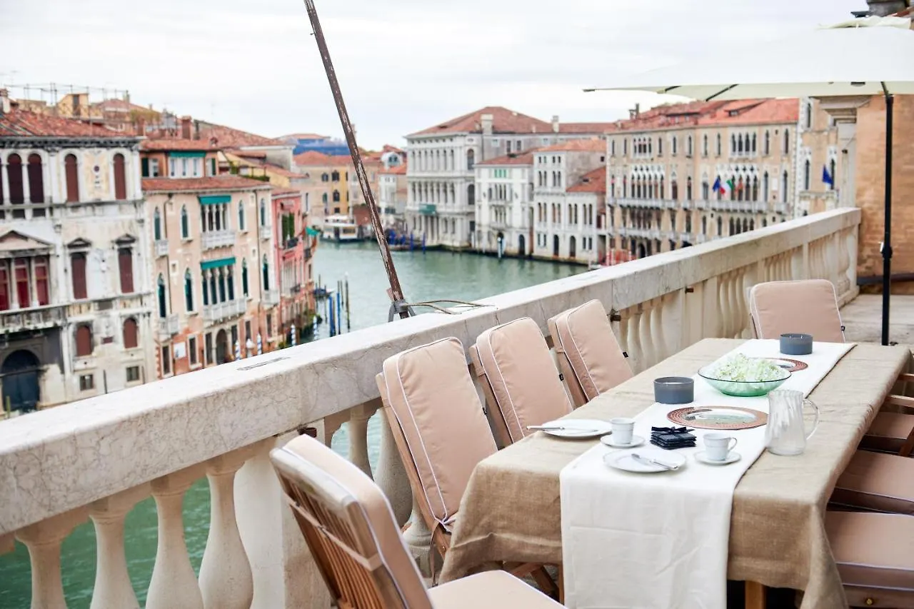 Celestina Grand Canal Apartment Venice
