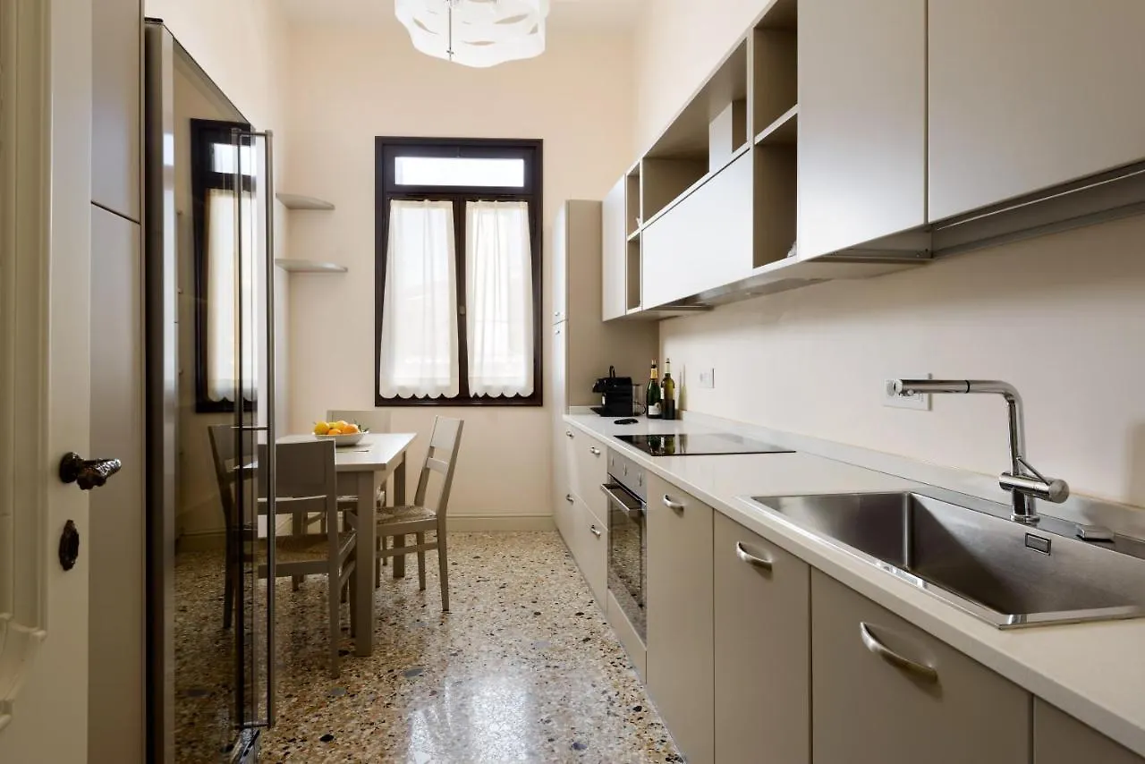 Celestina Grand Canal Apartment Venice