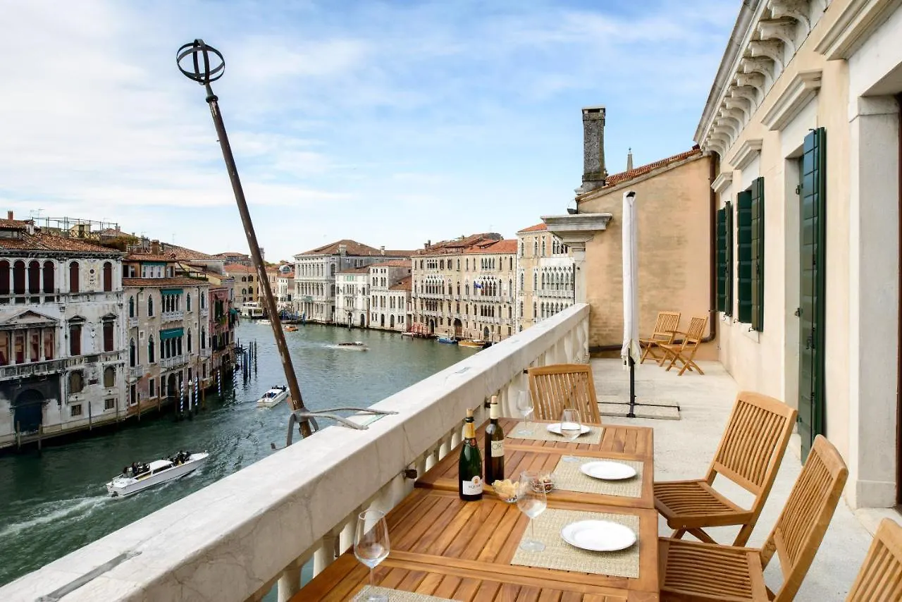 Celestina Grand Canal Apartment Venice