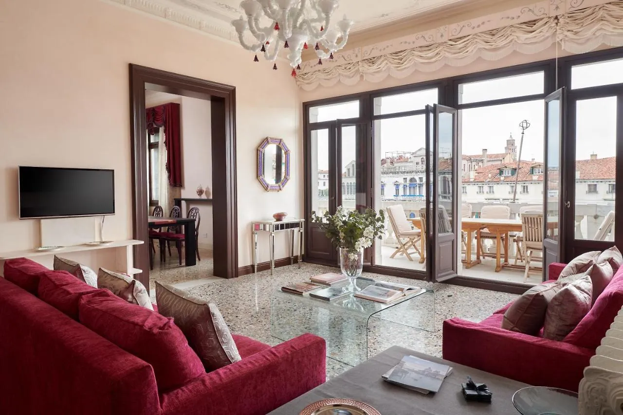 Celestina Grand Canal Apartment Venice